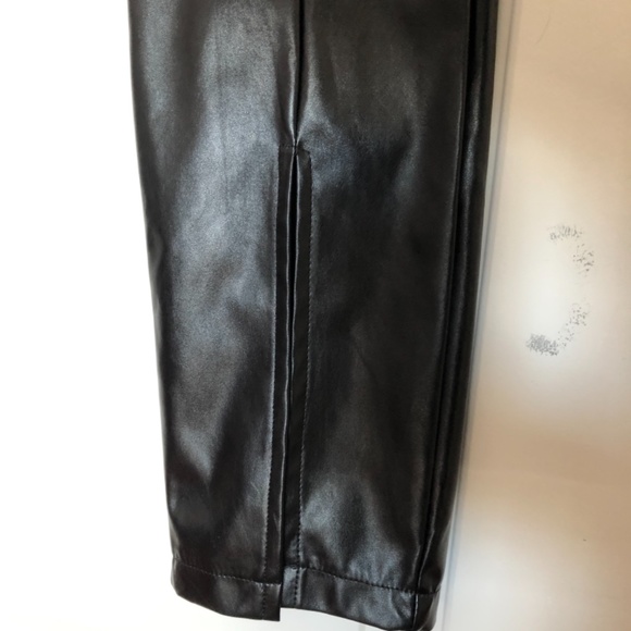 High-waist black leather pants with ankle slit - Picture 3 of 5